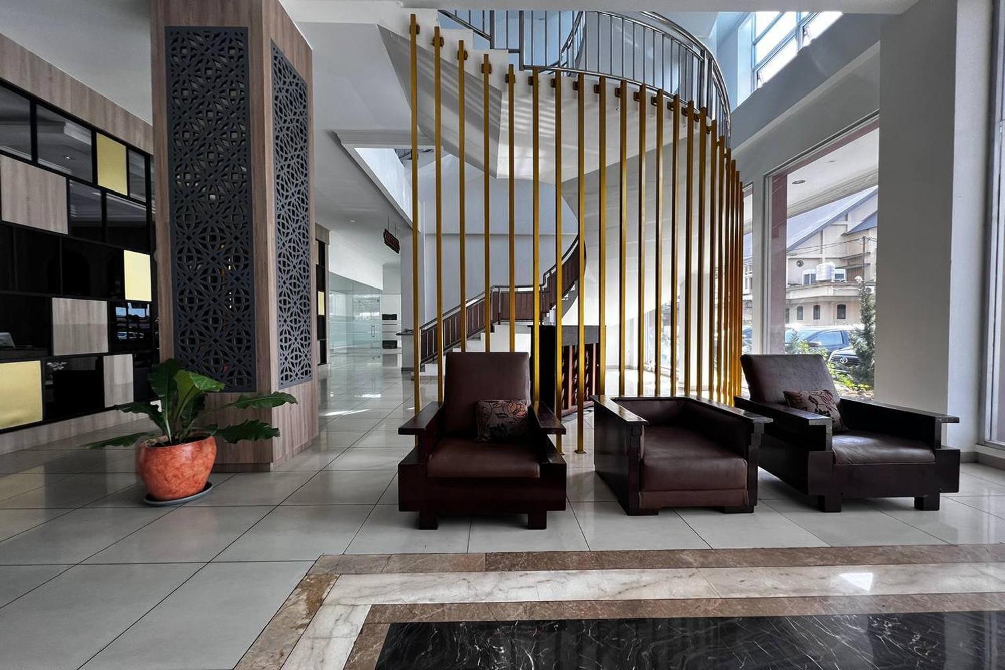 Ohulu Guesthouse Медан Екстериор снимка